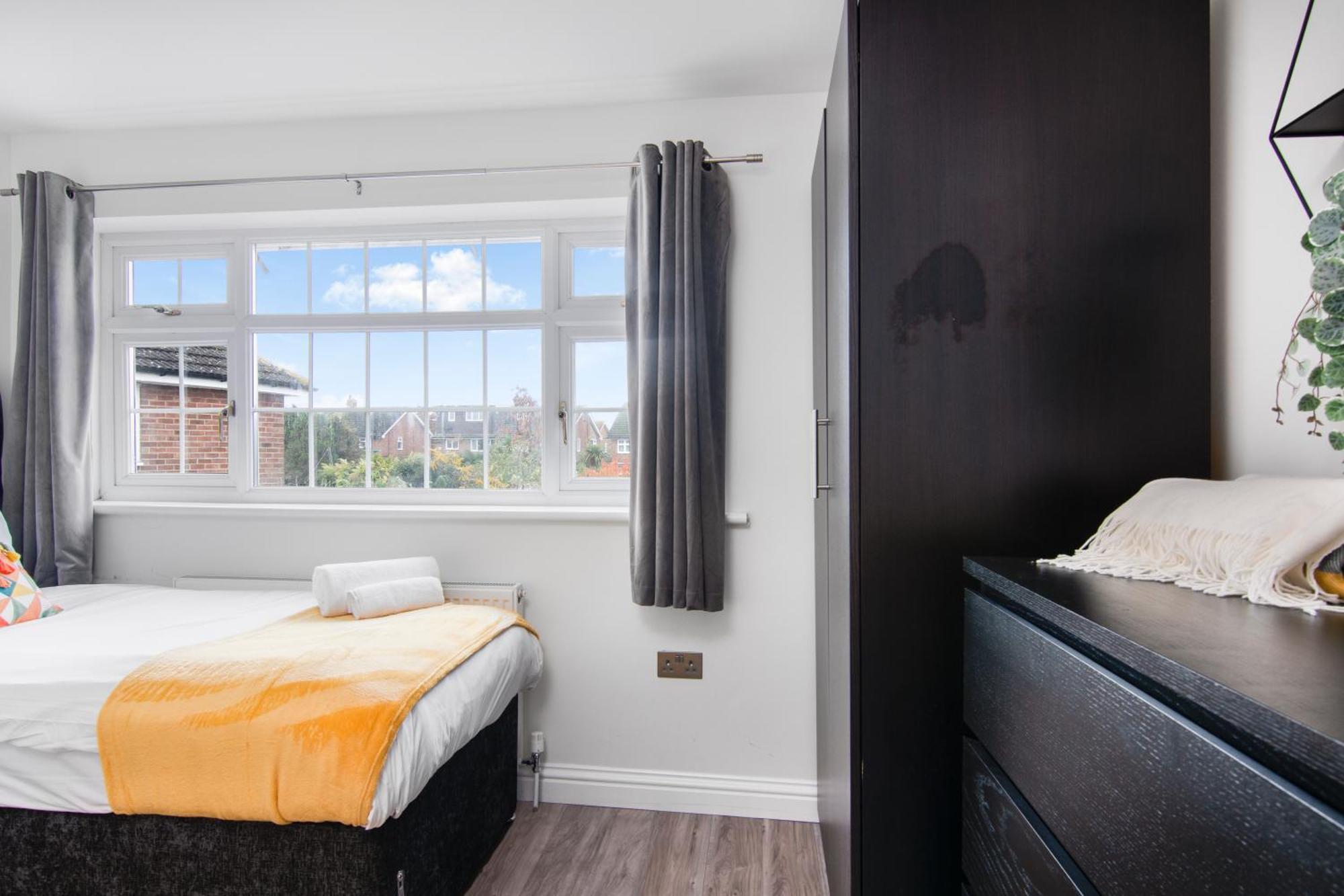 Onsitestays - Spacious 3 Bed House With Garden, Wifi & 4 Plus Parking Gravesend Luaran gambar